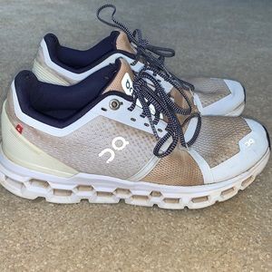 On cloud everyday wear shoes